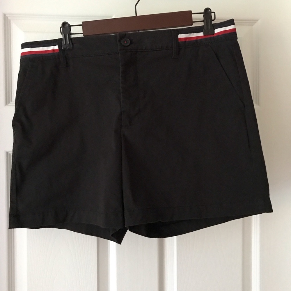 🍃🍂Tommy Hilfiger Classic 5" Short black. Size 12
